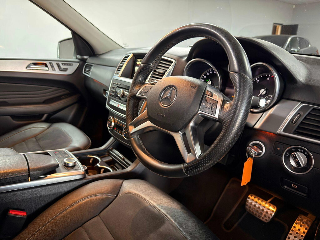 Mercedes-Benz M Class Black #82