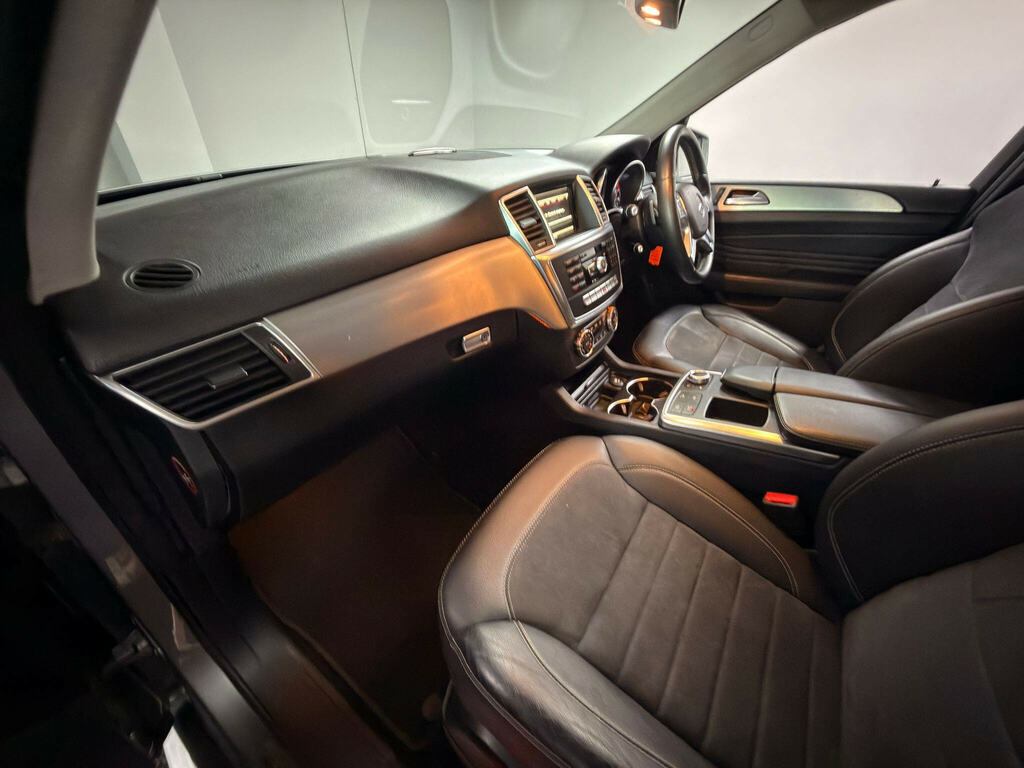 Mercedes-Benz M Class Black #67