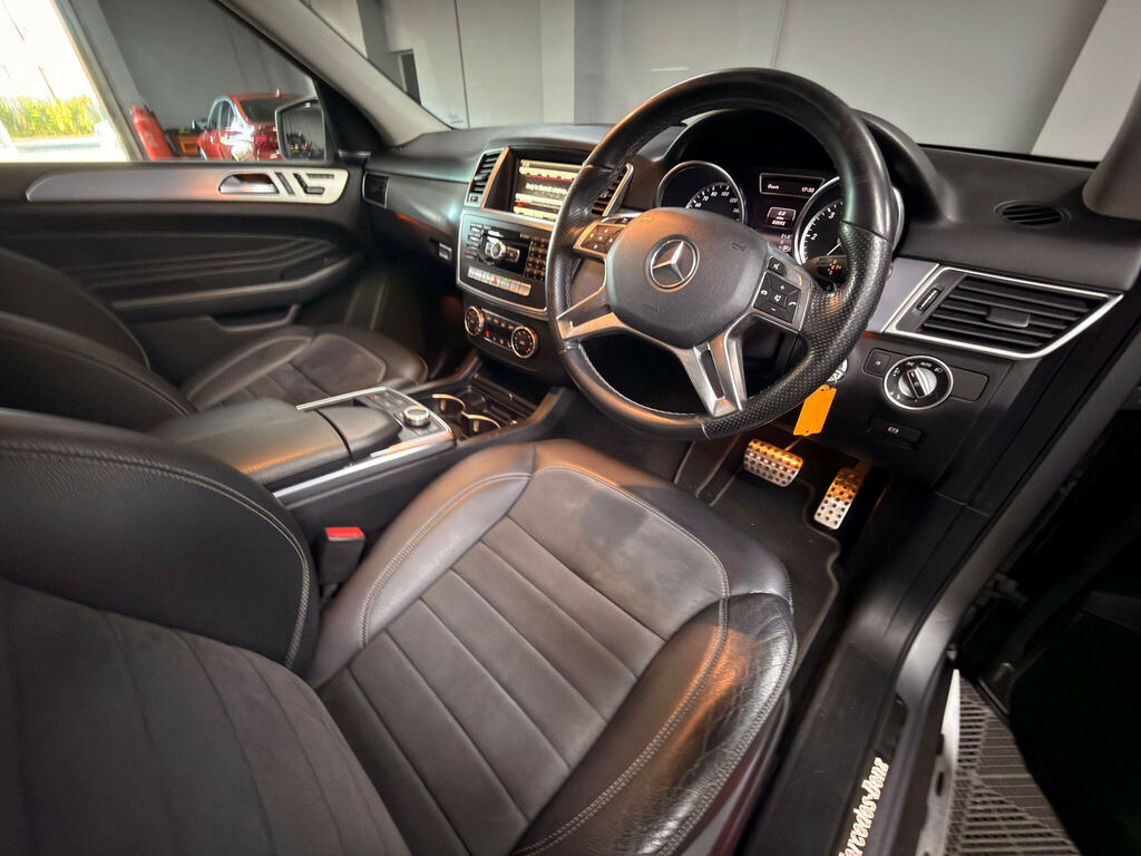 Mercedes-Benz M Class Black #19