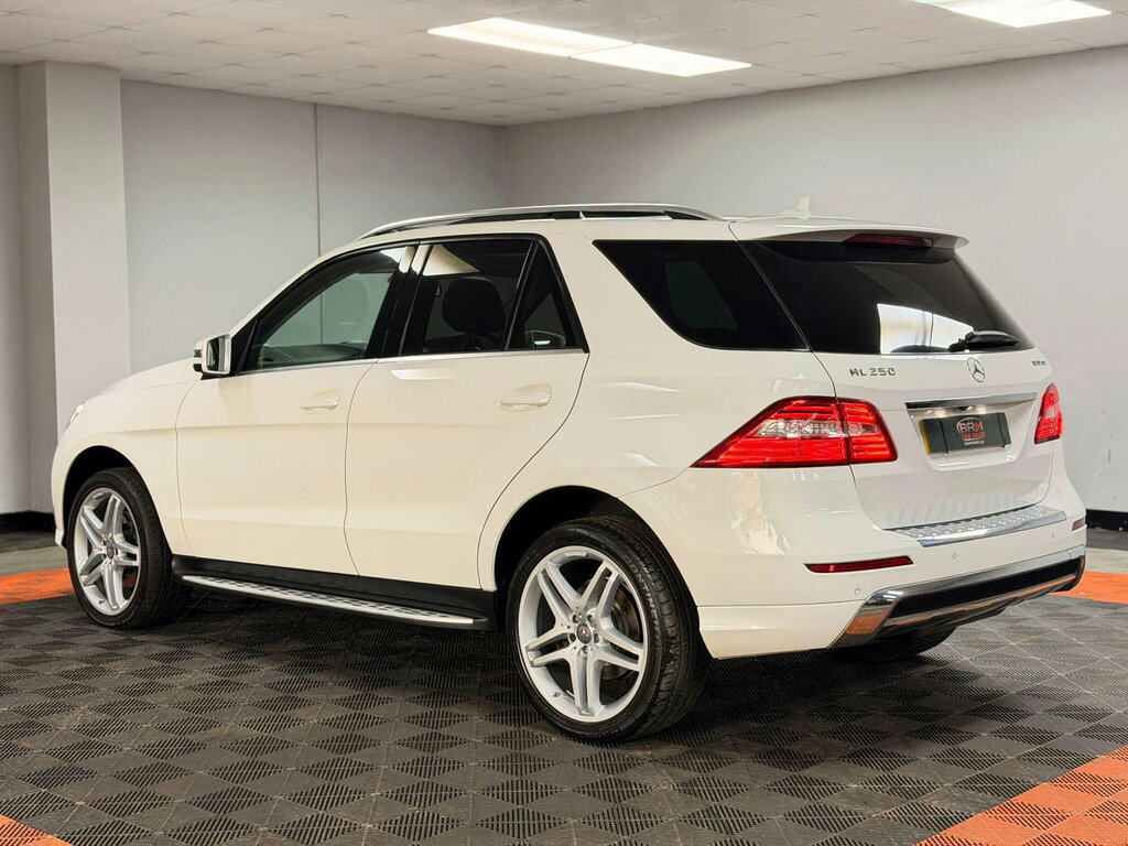 Mercedes-Benz M Class 2.1 Ml250 Bluetec Amg Line Suv G-tronic White #4