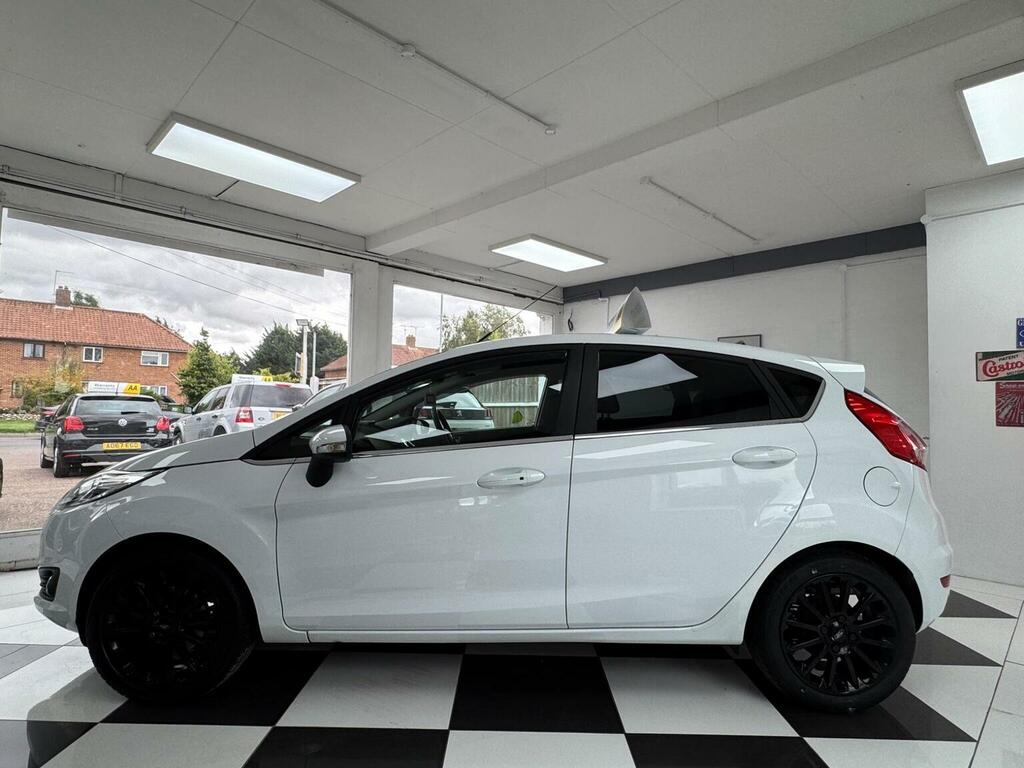 Ford Fiesta 1.0T Ecoboost Titanium X Euro 5 Ss White #6