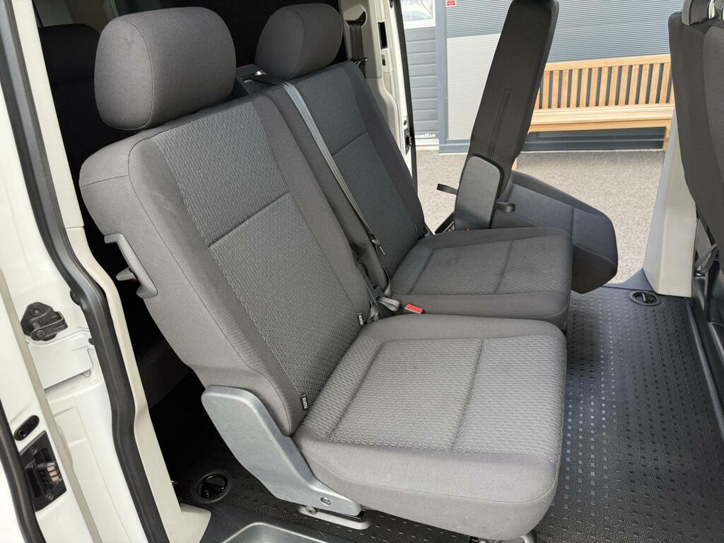 Volkswagen Transporter Shuttle Transporter T32 Se Tdi Bluemotion Technology Semi- Silver #15
