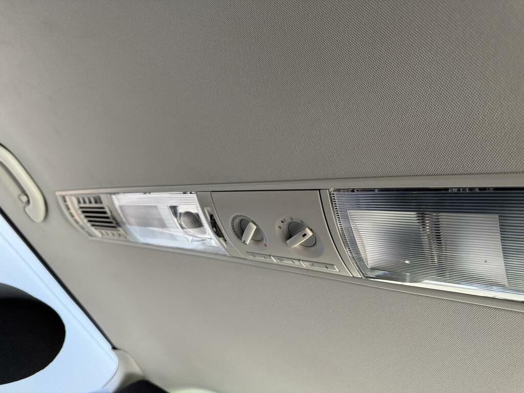 Volkswagen Transporter Shuttle Transporter T32 Se Tdi Bluemotion Technology Semi- Silver #12