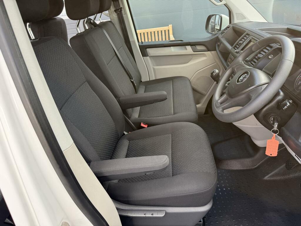 Volkswagen Transporter Shuttle Transporter T32 Se Tdi Bluemotion Technology Semi- Silver #20