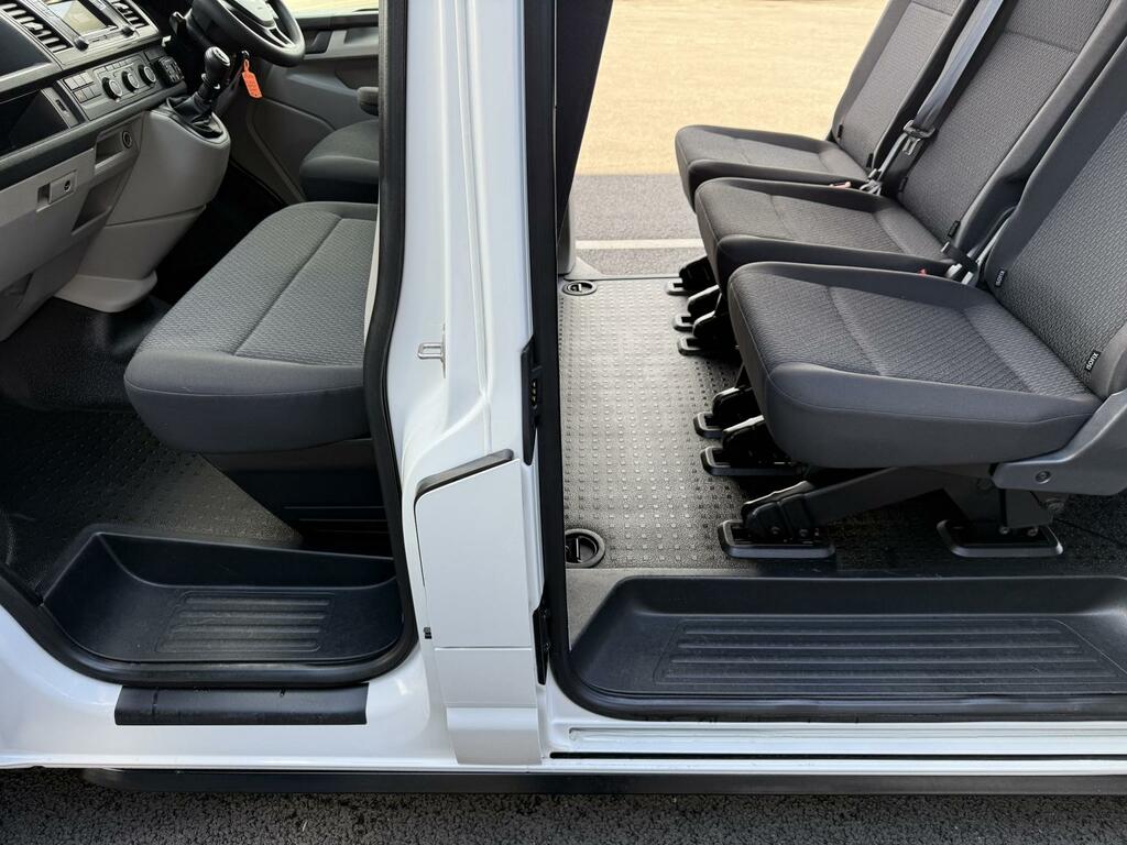 Volkswagen Transporter Shuttle Transporter T32 Se Tdi Bluemotion Technology Semi- Silver #8