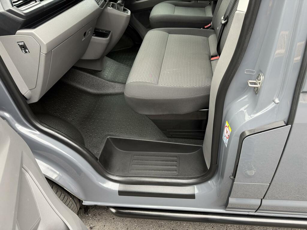 Volkswagen Transporter 2.0 Tdi 110 Highline Van Grey #16