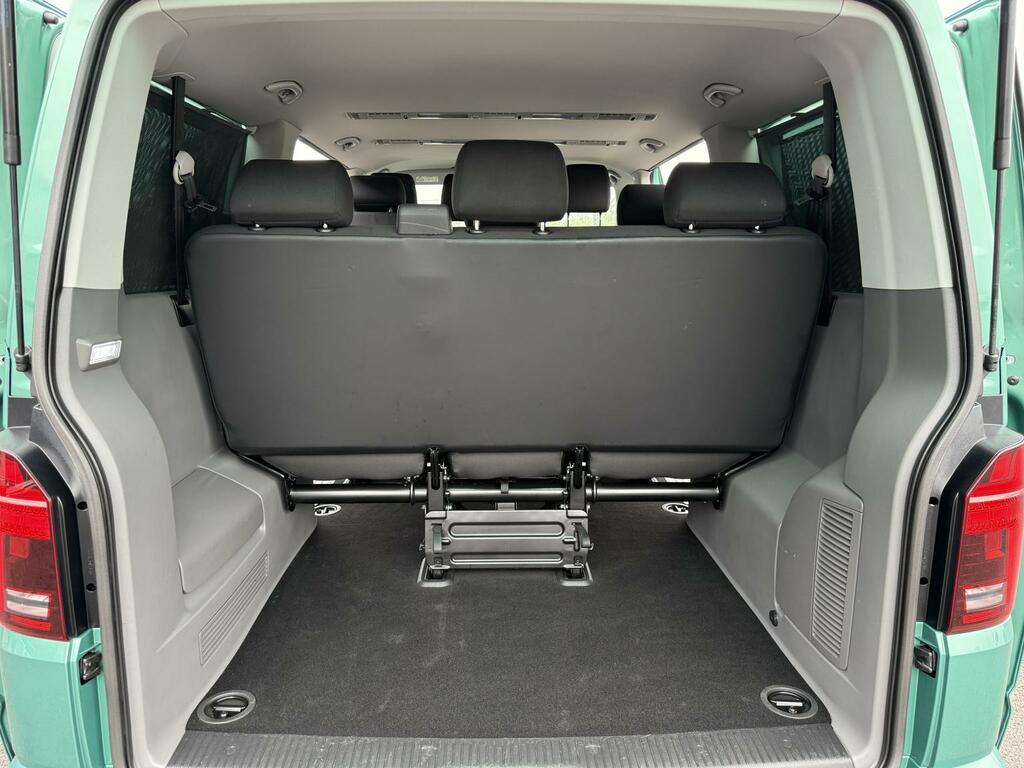 Volkswagen Transporter Shuttle 2.0 Tdi Se 150 7 Speed Dsg Minibus Double Cab Green #3