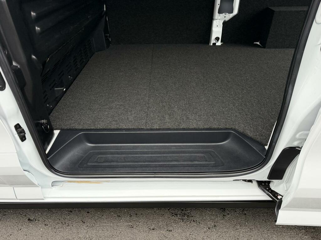 Volkswagen Transporter 2.0 Tdi 150 Commerce Pro Van 150 Ps Grey #18