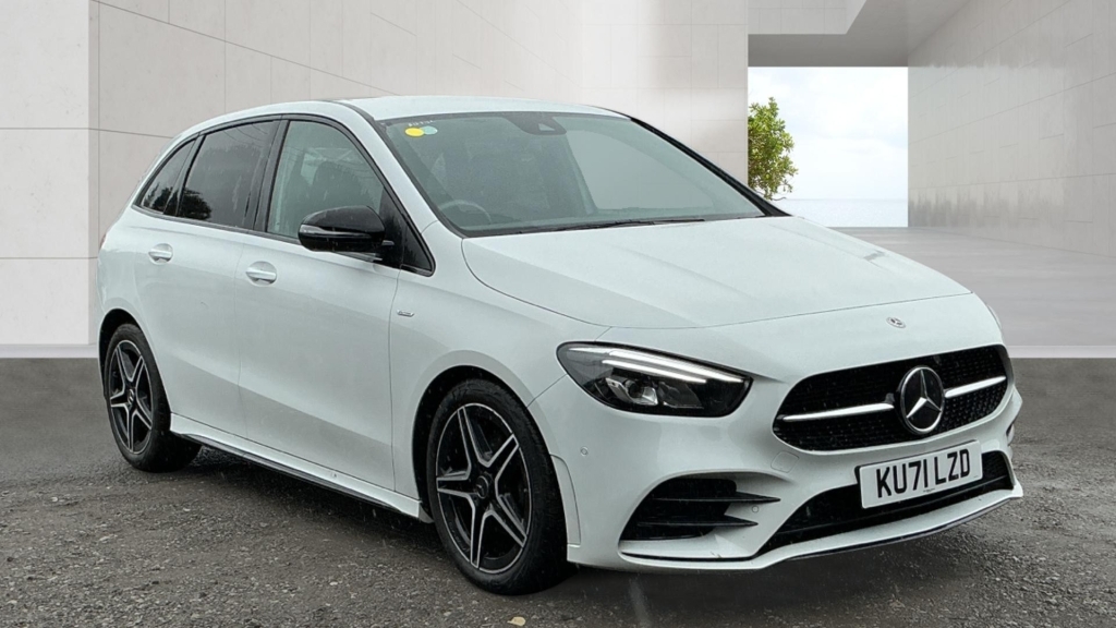 Mercedes-Benz B Class 1.3 B 200 Amg Line Edition Executive White #2