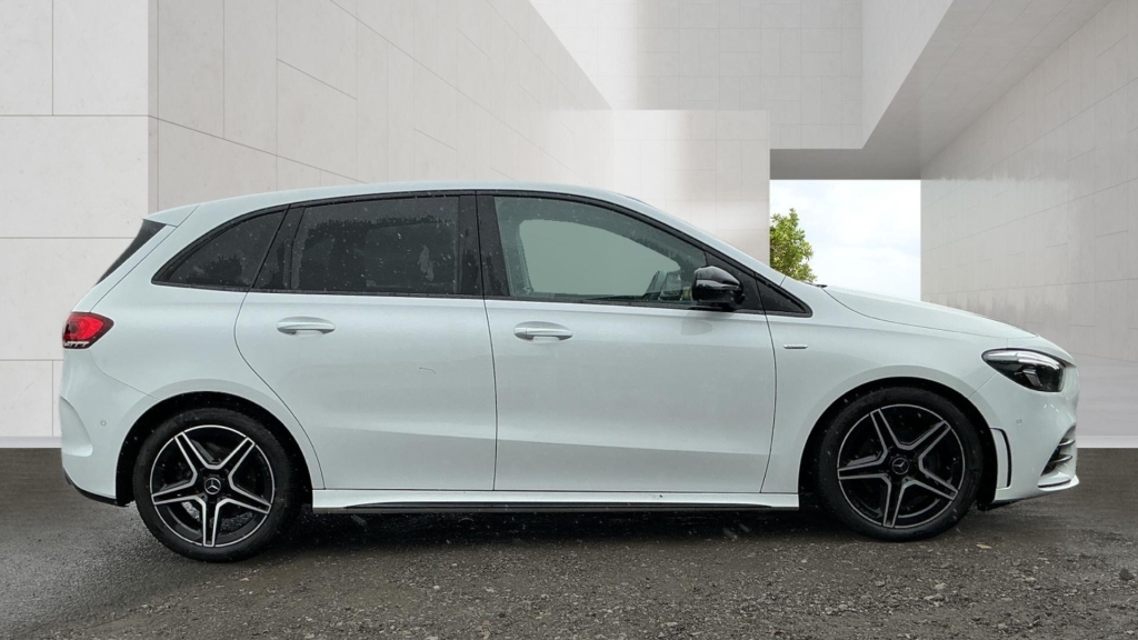 Mercedes-Benz B Class 1.3 B 200 Amg Line Edition Executive White #4