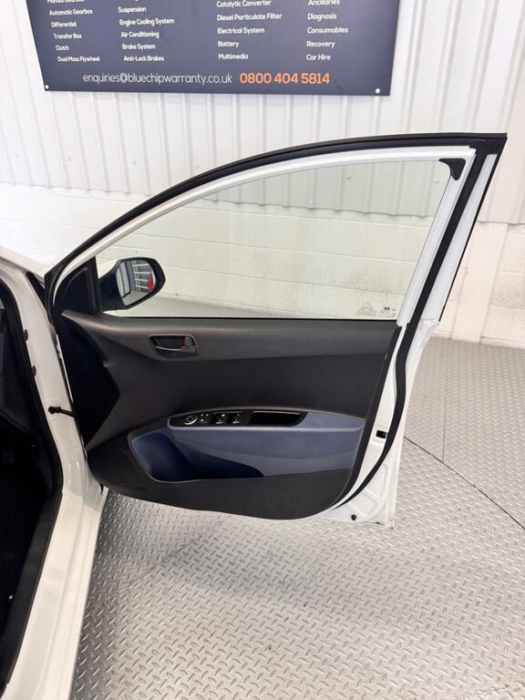 Hyundai I10  White #13