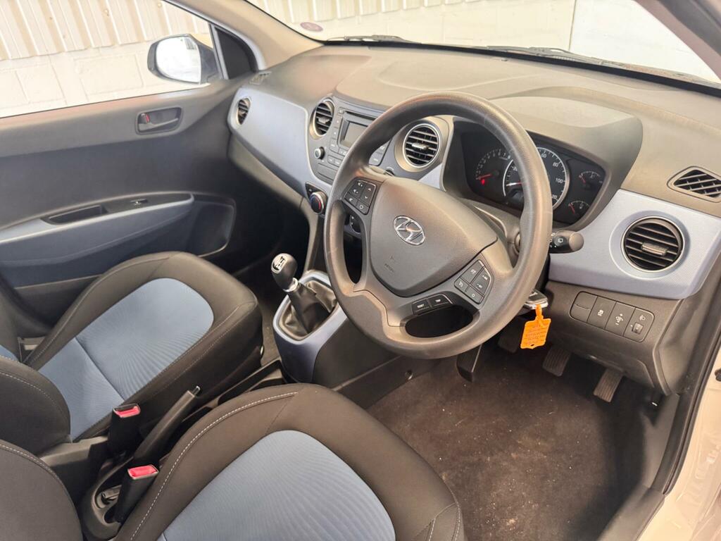 Hyundai I10  White #14