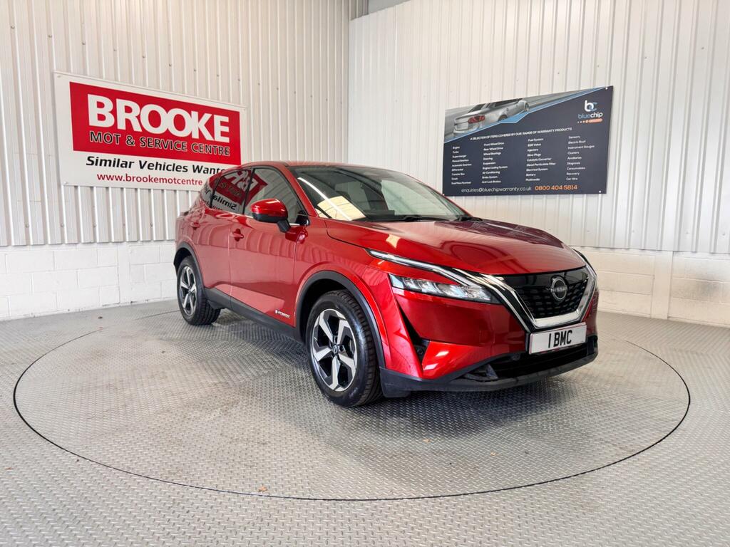 Nissan Qashqai 1.5 H E-power N-connecta Euro 6 Ss Red
