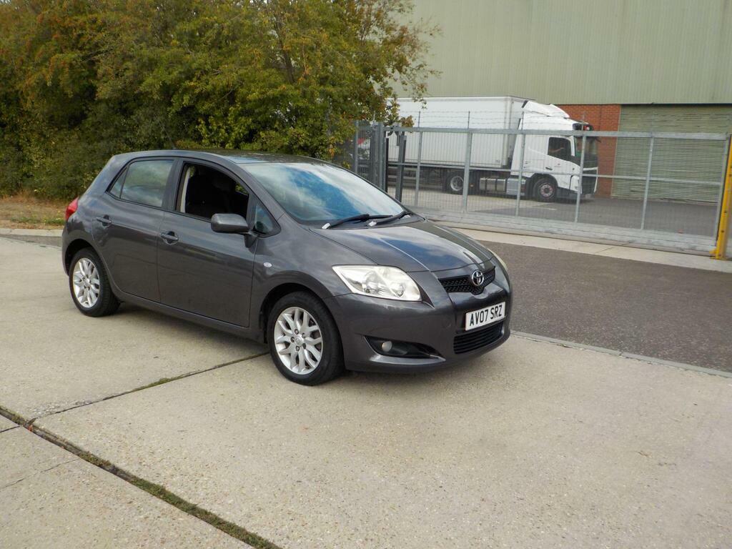 Toyota Auris Silver #11
