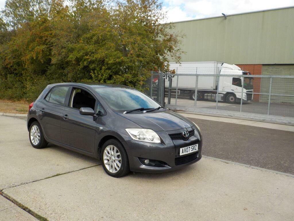 Toyota Auris Silver #8