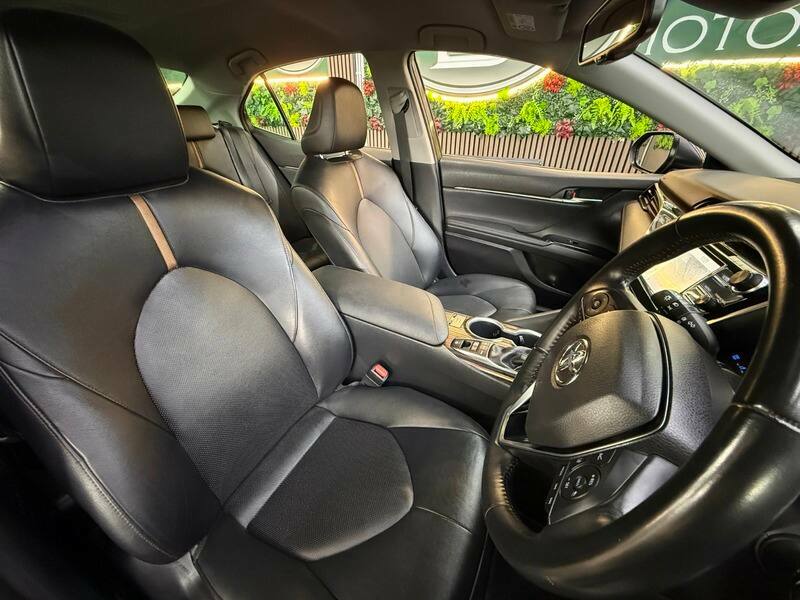 Toyota Camry Excel Black #12