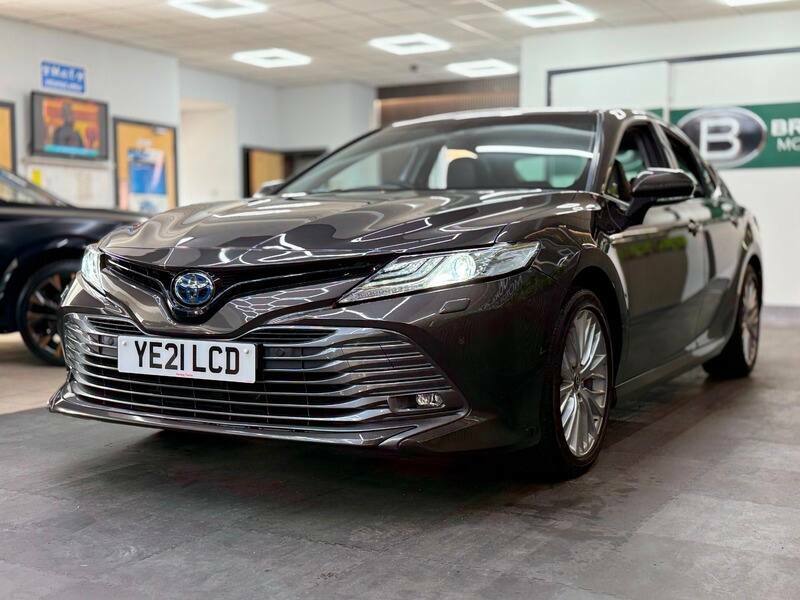 Toyota Camry Excel Black #4