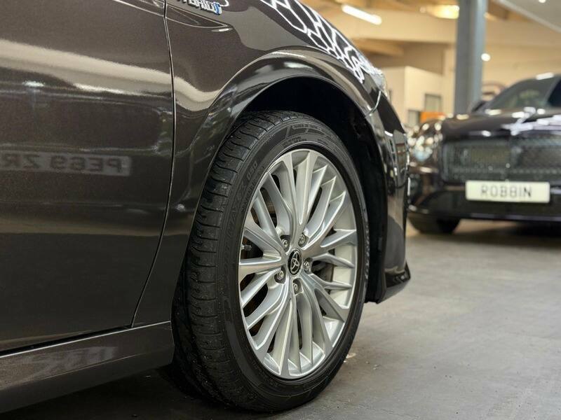 Toyota Camry Excel Black #6
