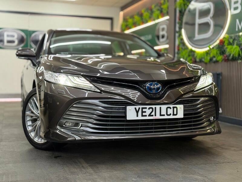 Toyota Camry Excel Black #2