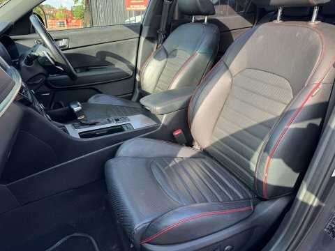 Kia Optima Estate Black #11