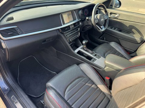 Kia Optima Estate Black #12