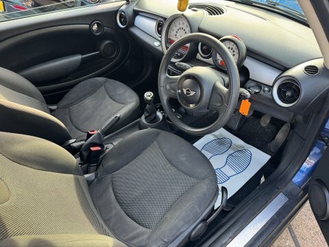 Mini Hatch 1.6 Cooper D MA62AOE Blue #2