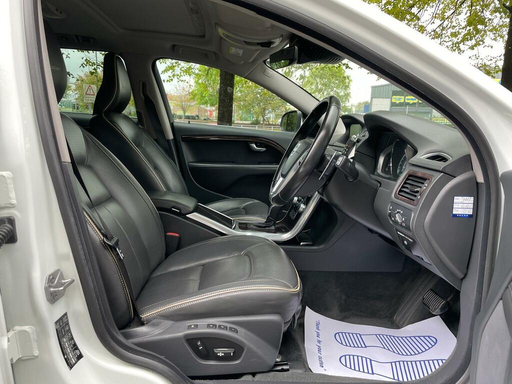 Volvo V70 2.0 D4 Se Lux Black #17