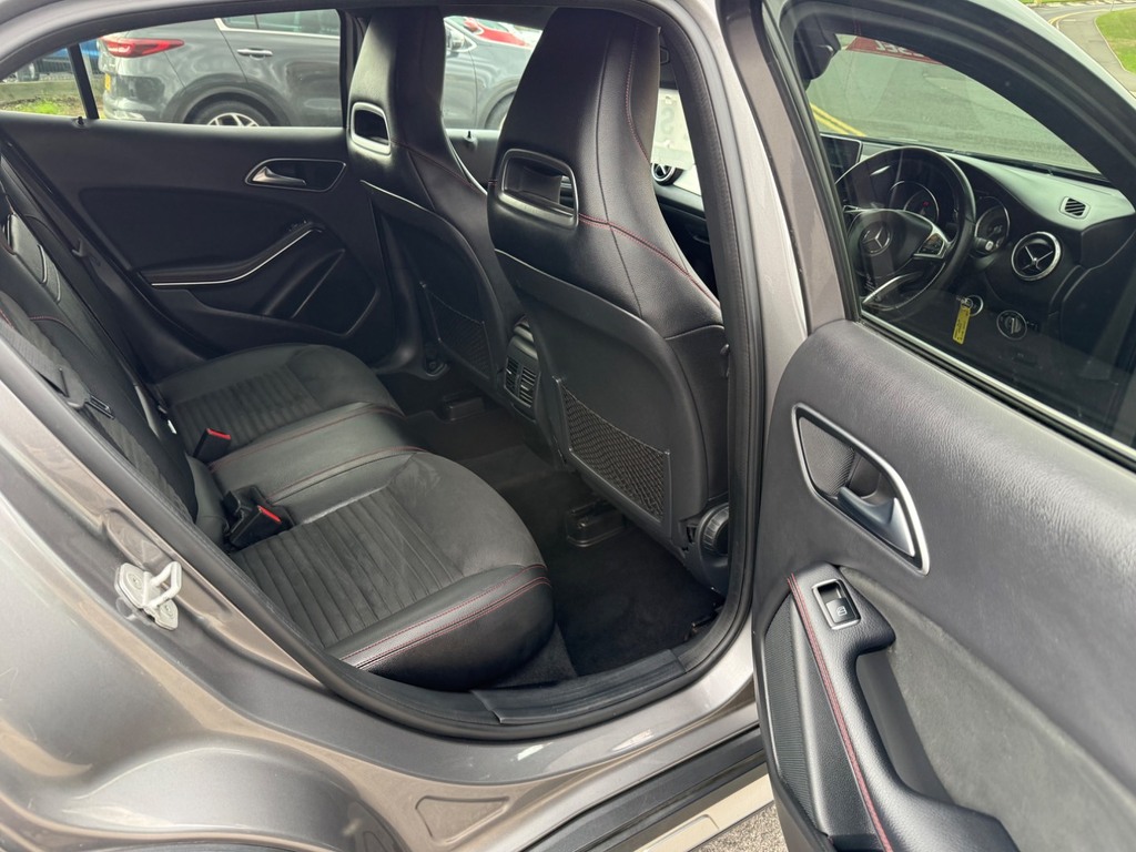 Mercedes-Benz GLA Class 2L Amg Line Black #31