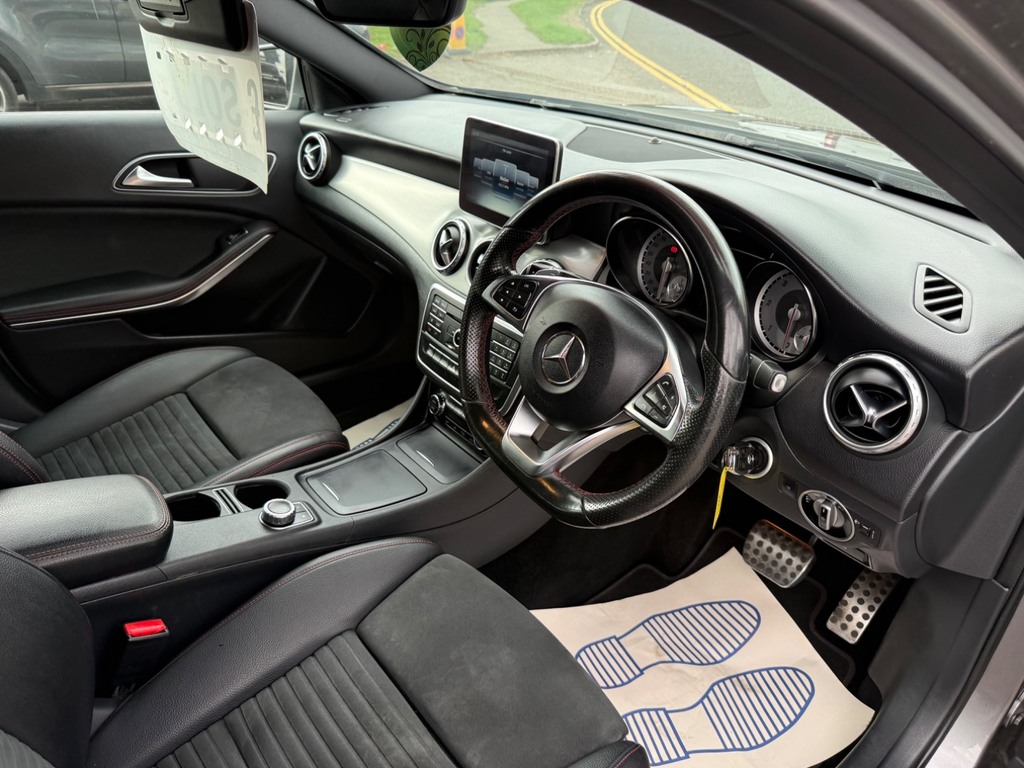 Mercedes-Benz GLA Class 2L Amg Line Black #24
