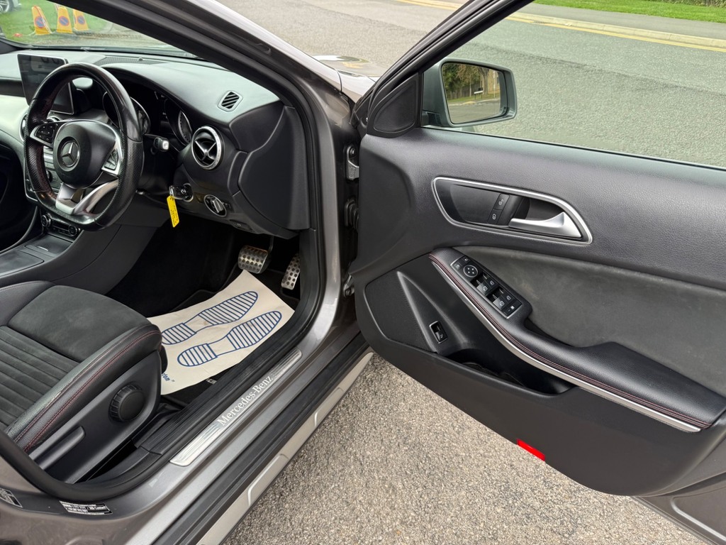 Mercedes-Benz GLA Class 2L Amg Line Black #19