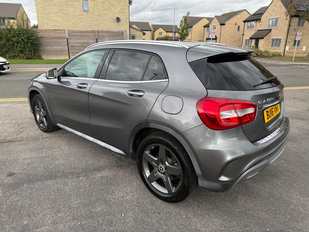 Mercedes-Benz GLA Class Gla 220D 4Matic Amg Line Grey #4