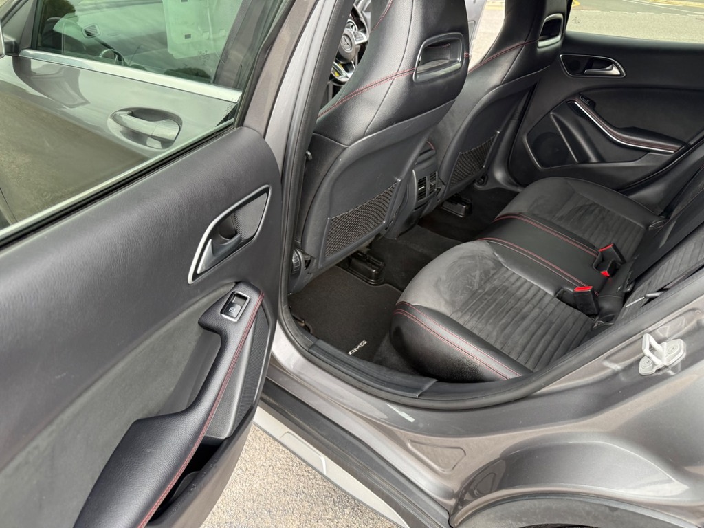 Mercedes-Benz GLA Class 2L Amg Line Black #35