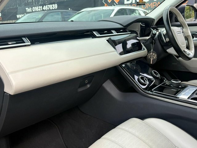 Land Rover Range Rover Velar Core Black #10