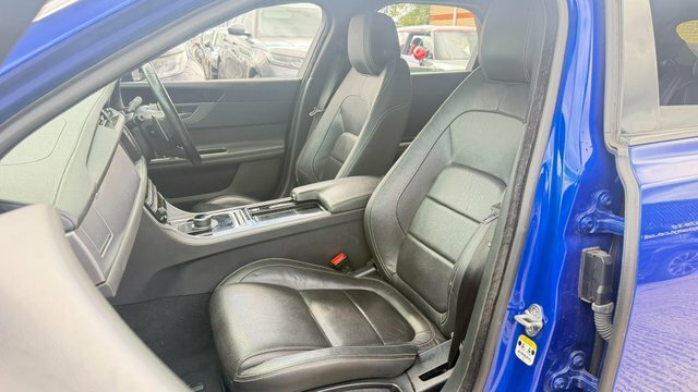 Jaguar XF 2.0 D Prestige Black #19