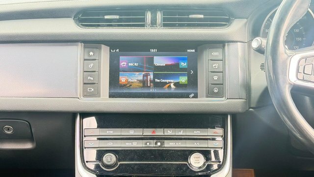 Jaguar XF 2.0 D Prestige Black #22