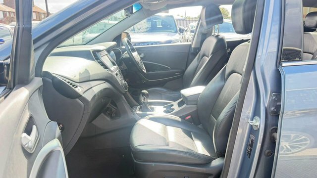 Hyundai Santa Fe White #17