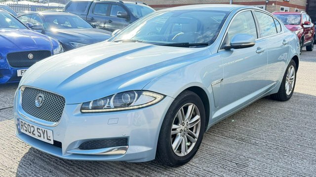 Jaguar XF D V6 Premium Red #7