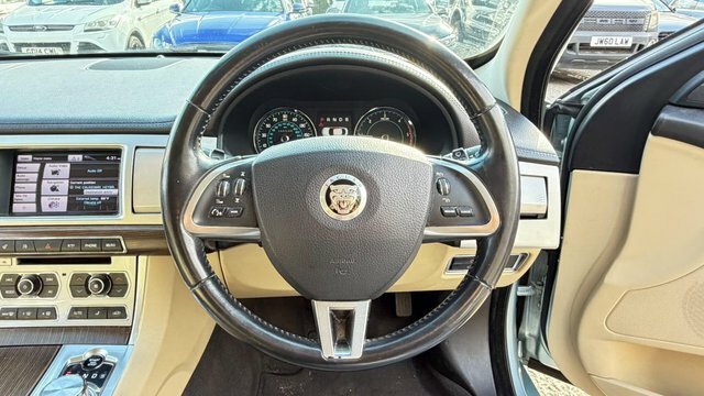 Jaguar XF D V6 Premium Red #20