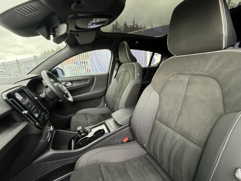 Volvo C40 Ultimate Black #24