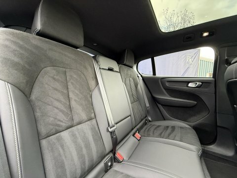 Volvo C40 Ultimate Black #22