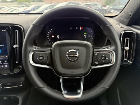 Volvo C40 Ultimate Black #31