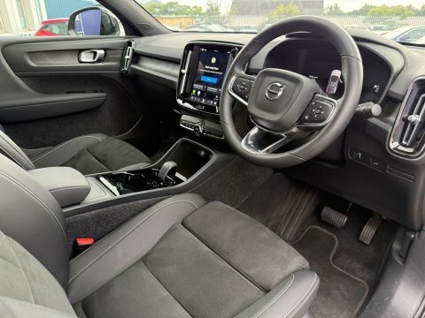 Volvo C40 Ultimate Black #2
