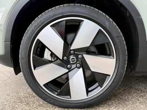 Volvo C40 Ultimate Black #15