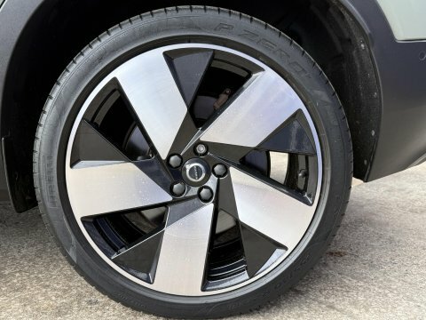 Volvo C40 Ultimate Black #14