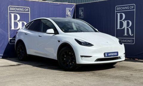 Tesla Model Y Dual Motor Long White
