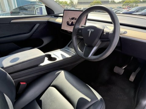 Tesla Model Y Dual Motor Long White #2