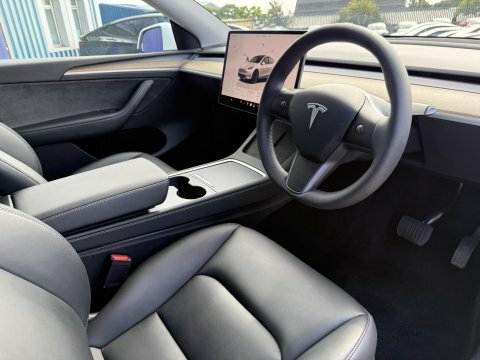 Tesla Model Y Dual Motor Long White #2