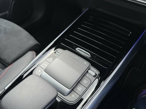 Mercedes-Benz GLA Class Gla 250E Exclusive Edition Black #36
