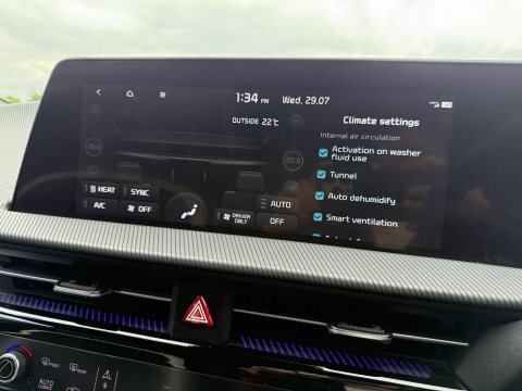Kia EV6 166Kw Air 77.4Kwh Black #40