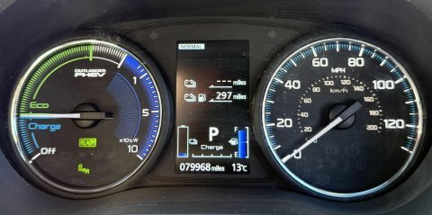 Mitsubishi Outlander 2.0 4 Cvt Blue #31